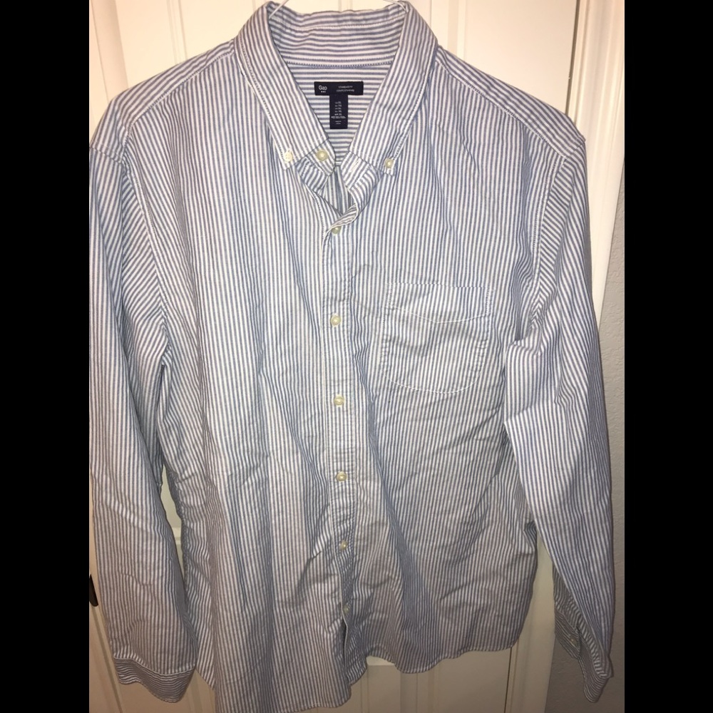 Gap Seersucker Button Down